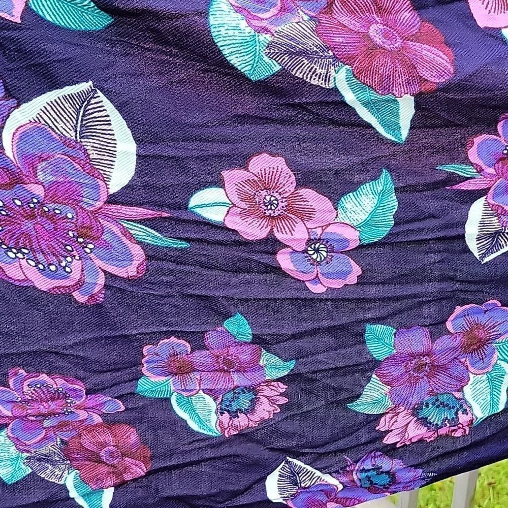 Floral scarf   - Picture 2 of 4